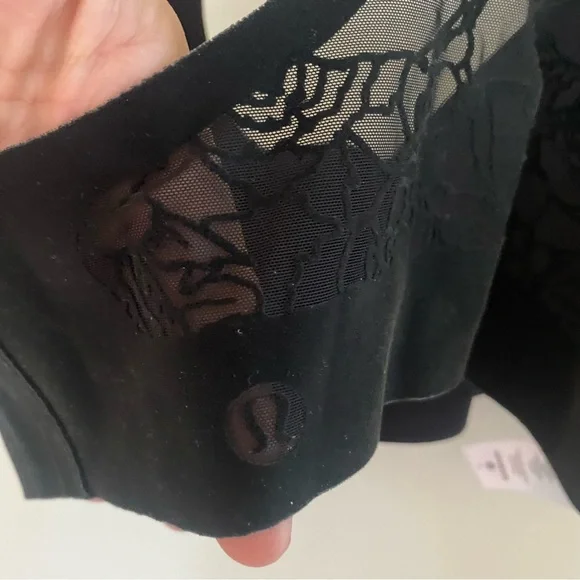 Lululemon Regenerate Bra Black Velvet Trim and Lace Size Small - Picture 9 of 14